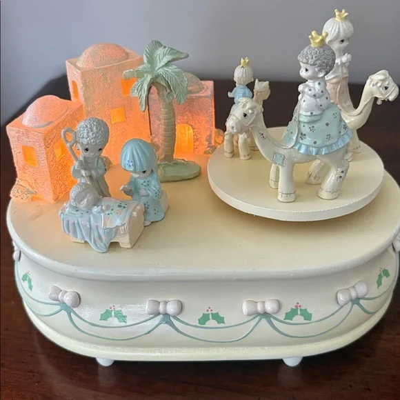 Precious moments nativity lighted action musical "Flight into into Egypt" Ensco - Picture 1 of 17